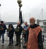 Laying wreaths in dock 1